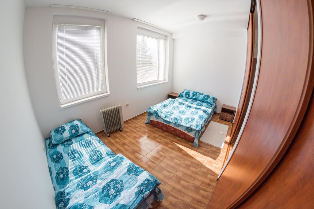 Apartment Vera Pluzine Bagian luar foto