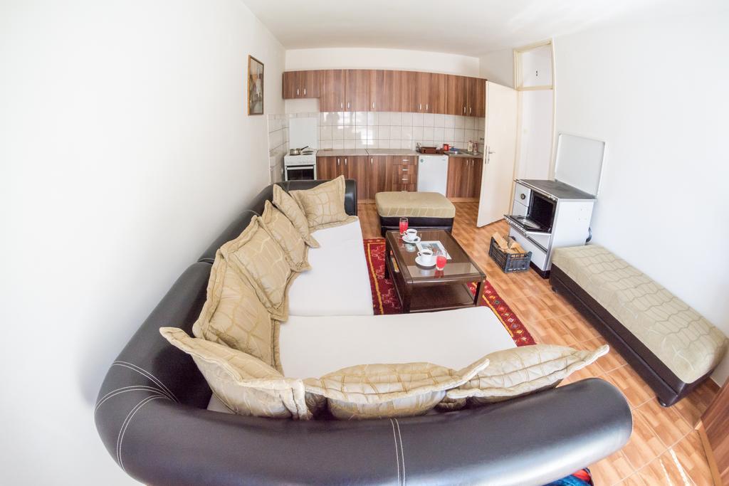 Apartment Vera Pluzine Bagian luar foto